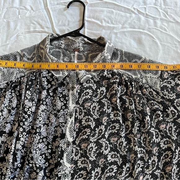 Free People Dani Boho Relaxed Fit Button Up Shirt Black/Cream Paisley size Med - Picture 11 of 14
